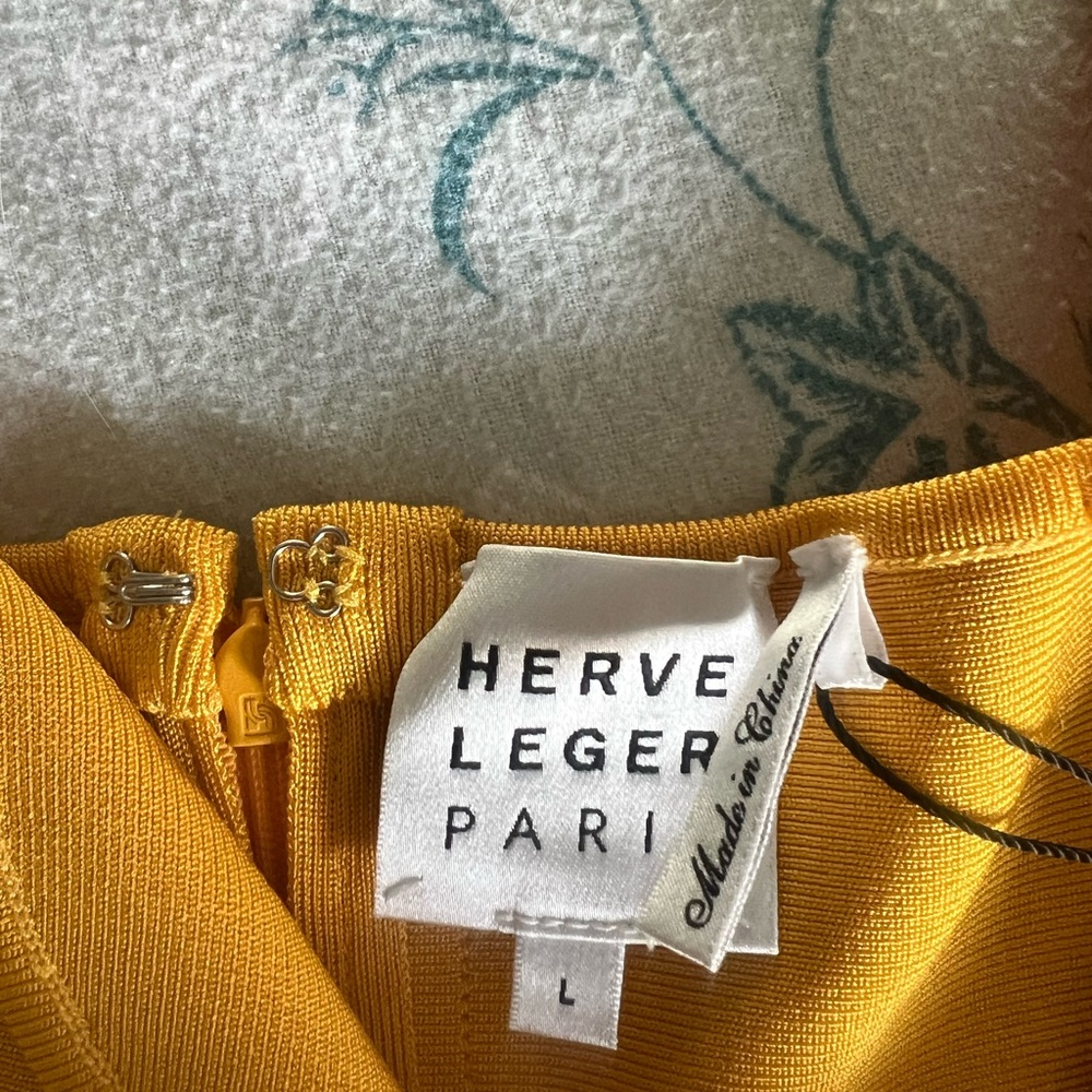 Iconic Herve bandage dress NWT - Picture 6 of 6